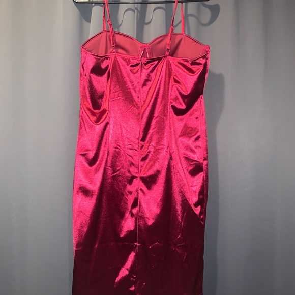 Dress - Picture 3 of 4